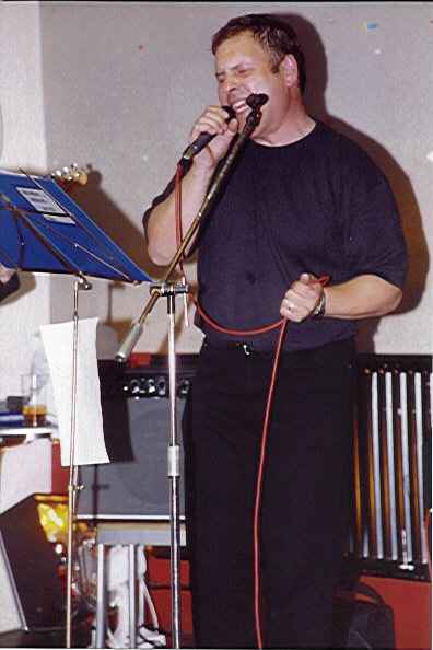 DAVE SEAL - Lead Singer